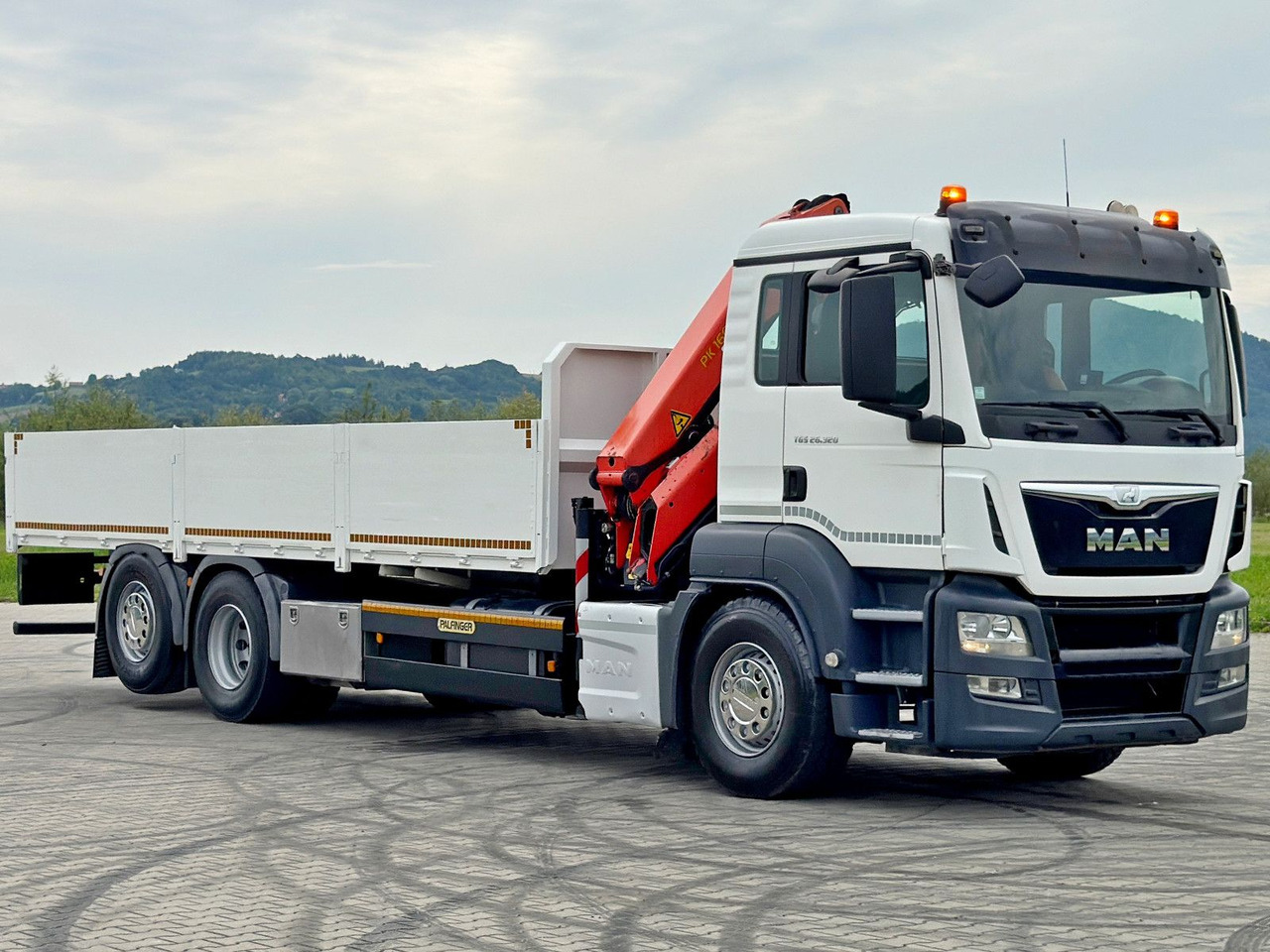 MAN TGS 26.320*PRITSCHE 7,20 / PK 16001-KA + FUNK - Kraanwagen: afbeelding 3 MAN TGS 26.320*PRITSCHE 7,20 / PK 16001-KA + FUNK - Kraanwagen: afbeelding 3