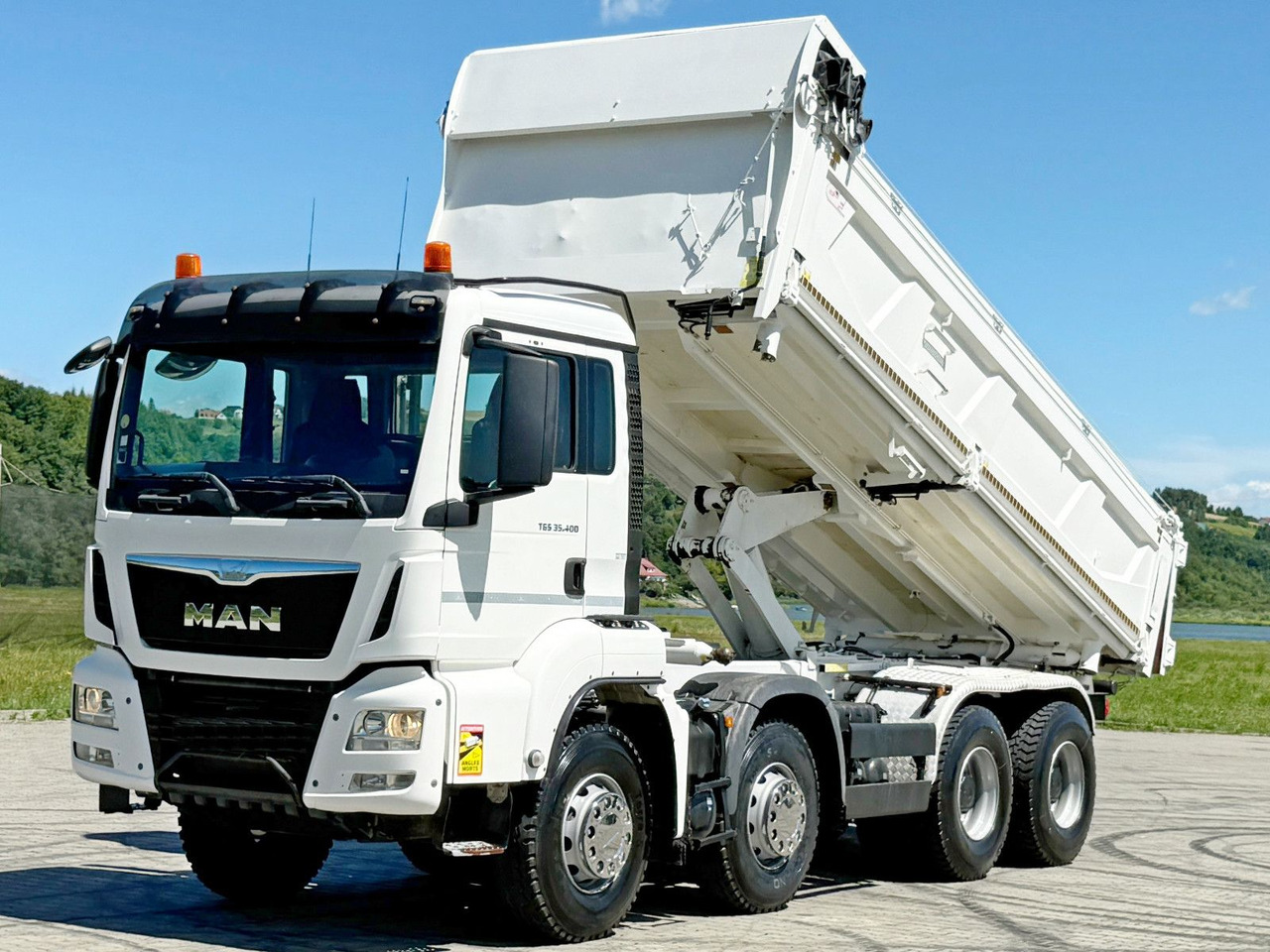 MAN TGS 35.400 KIPPER 6,00 m + BORDMATIC * 8x4 - Kipper vrachtwagen: afbeelding 5 MAN TGS 35.400 KIPPER 6,00 m + BORDMATIC * 8x4 - Kipper vrachtwagen: afbeelding 5