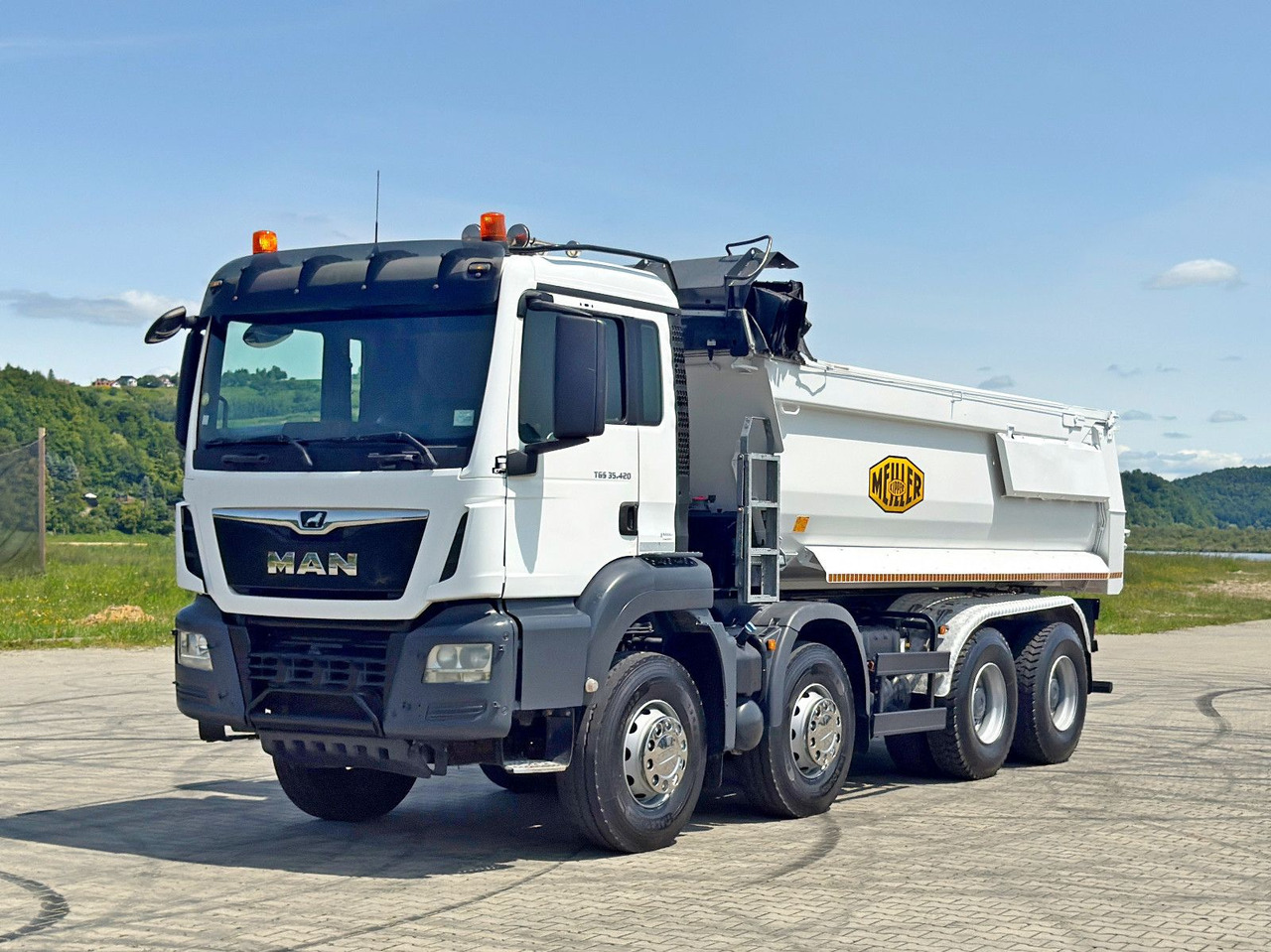 MAN TGS 35.420 KIPPER * 8x4 * TOPZUSTAND - Kipper vrachtwagen: afbeelding 1 MAN TGS 35.420 KIPPER * 8x4 * TOPZUSTAND - Kipper vrachtwagen: afbeelding 1