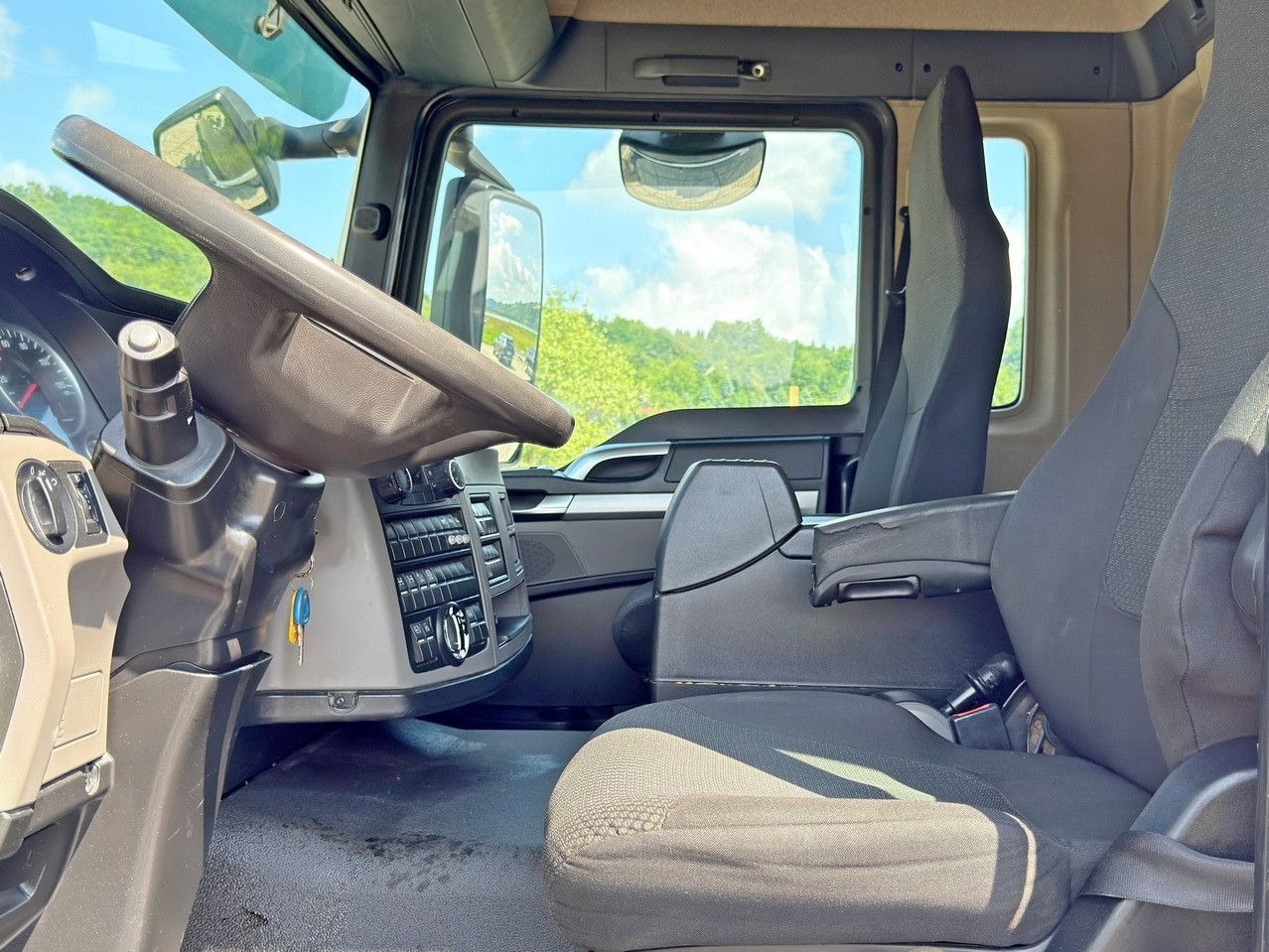 Leasing  MAN TGS 35.420 KIPPER * 8x4 * TOPZUSTAND MAN TGS 35.420 KIPPER * 8x4 * TOPZUSTAND: afbeelding 9 Leasing  MAN TGS 35.420 KIPPER * 8x4 * TOPZUSTAND MAN TGS 35.420 KIPPER * 8x4 * TOPZUSTAND: afbeelding 9