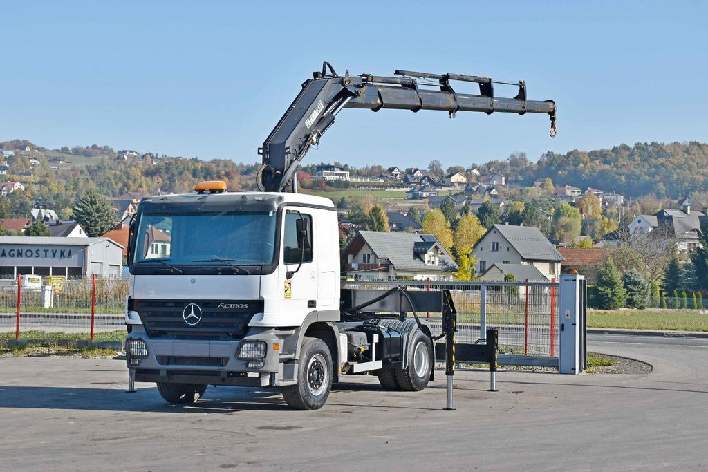 Mercedes-Benz ACTROS 1844 * Sattelzugmaschine *HIAB 330-5/FUNK Mercedes-Benz ACTROS 1844 * Sattelzugmaschine *HIAB 330-5/FUNK - Kraanwagen, Trekker: afbeelding 2 Mercedes-Benz ACTROS 1844 * Sattelzugmaschine *HIAB 330-5/FUNK Mercedes-Benz ACTROS 1844 * Sattelzugmaschine *HIAB 330-5/FUNK - Kraanwagen, Trekker: afbeelding 2