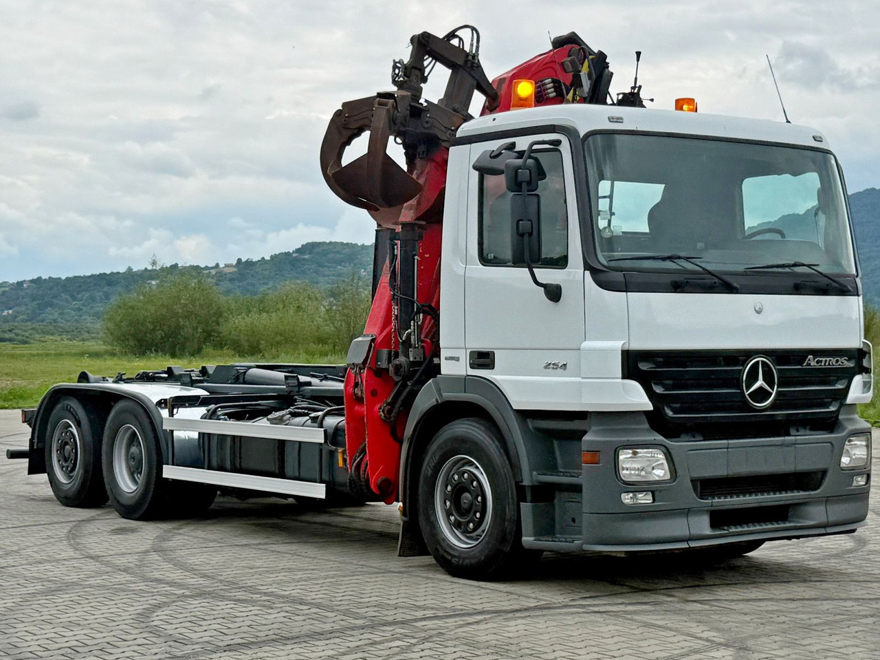 Mercedes-Benz ACTROS 2541 * ABROLLKIPPER * EPSILON E140Z81*TOP - Haakarmsysteem vrachtwagen, Kraanwagen: afbeelding 3 Mercedes-Benz ACTROS 2541 * ABROLLKIPPER * EPSILON E140Z81*TOP - Haakarmsysteem vrachtwagen, Kraanwagen: afbeelding 3