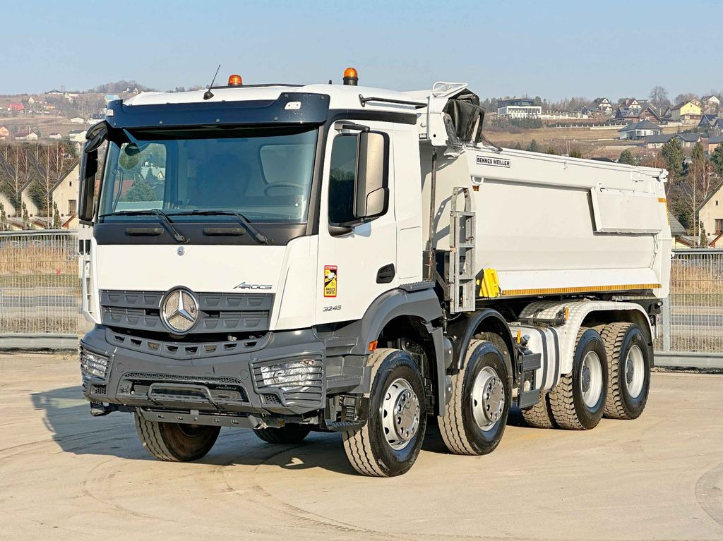 Mercedes-Benz AROCS 3246* KIPPER / 8x4 * TOPZUSTAND - Kipper vrachtwagen: afbeelding 2 Mercedes-Benz AROCS 3246* KIPPER / 8x4 * TOPZUSTAND - Kipper vrachtwagen: afbeelding 2