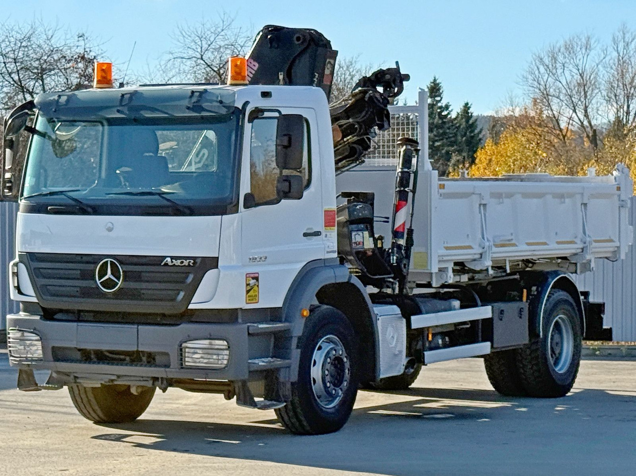 Mercedes-Benz AXOR 1833 * HIAB 144 B - 3 HIDUO + FUNK * TOP - Kipper vrachtwagen, Kraanwagen: afbeelding 5 Mercedes-Benz AXOR 1833 * HIAB 144 B - 3 HIDUO + FUNK * TOP - Kipper vrachtwagen, Kraanwagen: afbeelding 5