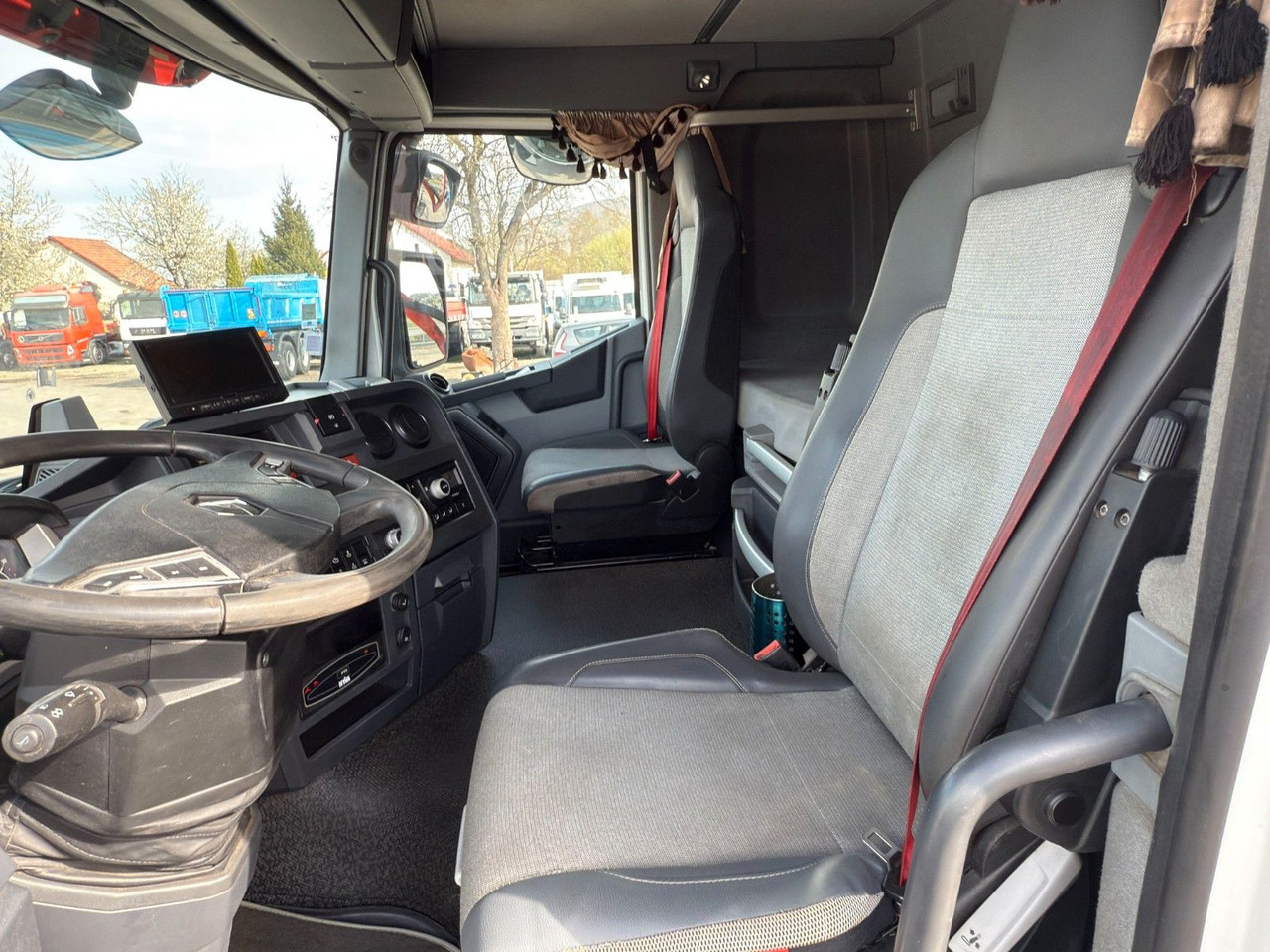 Leasing Renault C520 * ABROLLKIPPER 4,80 m * KESLA * 6x4! Renault C520 * ABROLLKIPPER 4,80 m * KESLA * 6x4!: afbeelding 8 Leasing Renault C520 * ABROLLKIPPER 4,80 m * KESLA * 6x4! Renault C520 * ABROLLKIPPER 4,80 m * KESLA * 6x4!: afbeelding 8