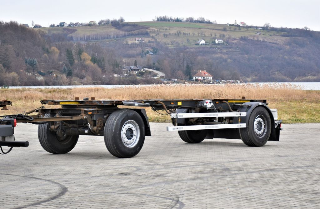 Schmitz Cargobull Anhänger 6,90m * TOPZUSTAND ! Schmitz Cargobull Anhänger 6,90m * TOPZUSTAND ! - Chassis aanhangwagen: afbeelding 1 Schmitz Cargobull Anhänger 6,90m * TOPZUSTAND ! Schmitz Cargobull Anhänger 6,90m * TOPZUSTAND ! - Chassis aanhangwagen: afbeelding 1