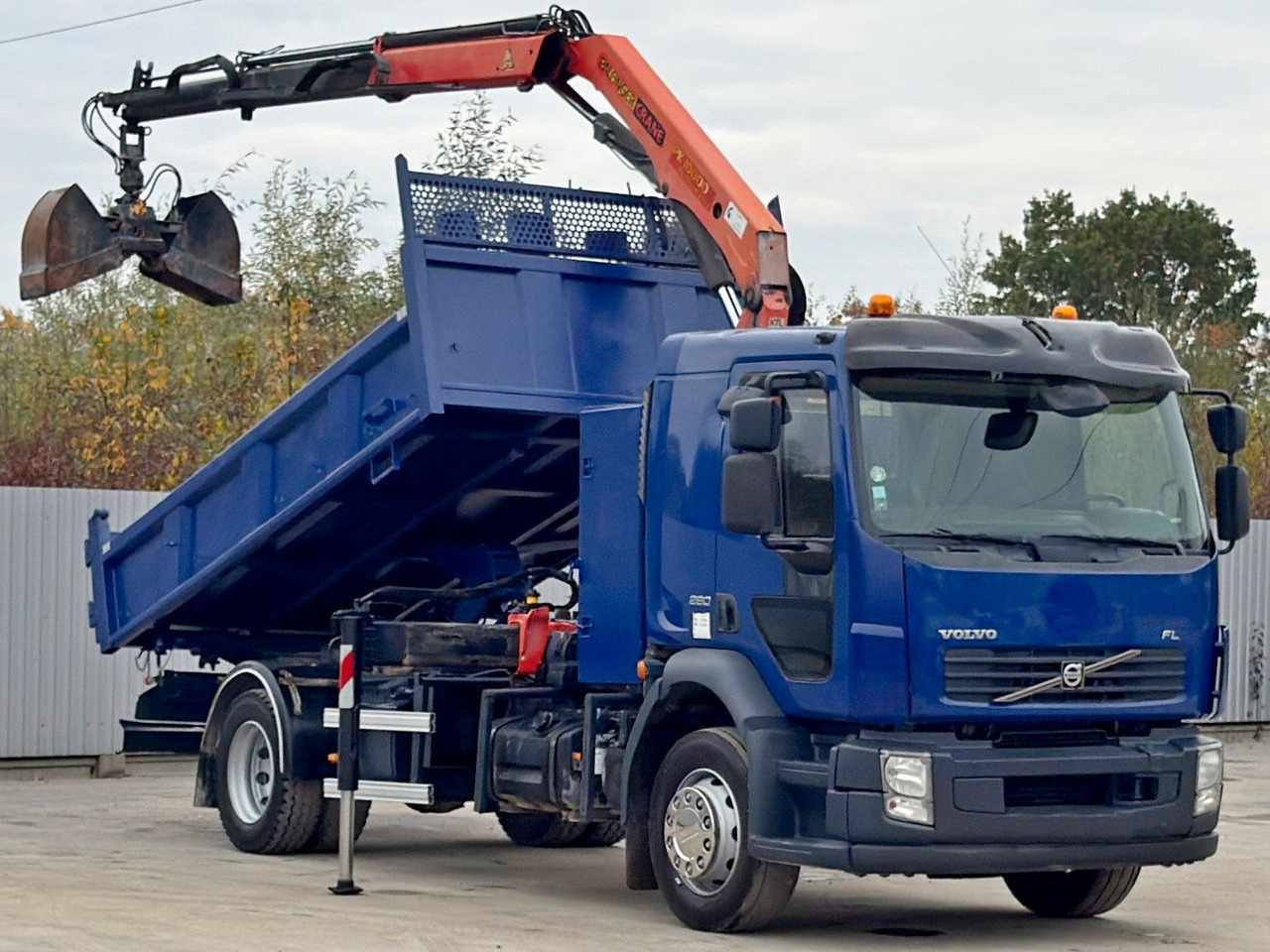 Volvo FL280 KIPPER 4,35m * PALFINGER PK 10000 + FUNK - Kipper vrachtwagen, Kraanwagen: afbeelding 2 Volvo FL280 KIPPER 4,35m * PALFINGER PK 10000 + FUNK - Kipper vrachtwagen, Kraanwagen: afbeelding 2