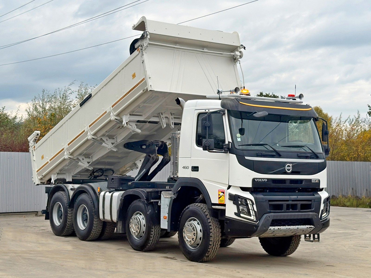 Volvo FMX 460 Kipper * BORDMATIC * 8x4 * TOPZUSTAND - Kipper vrachtwagen: afbeelding 3 Volvo FMX 460 Kipper * BORDMATIC * 8x4 * TOPZUSTAND - Kipper vrachtwagen: afbeelding 3