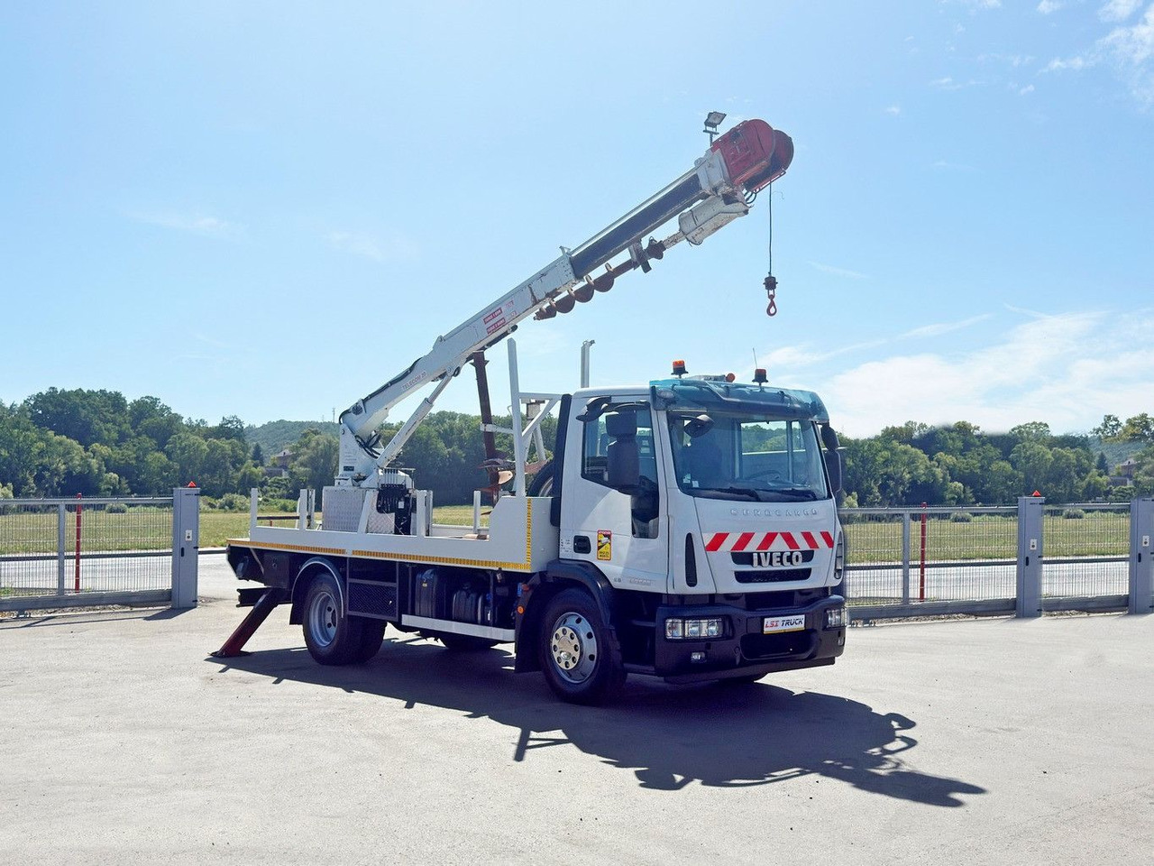 Iveco Eurocargo 120E22 * Bohrgerät auf LKW + FUNK *TOP - Vrachtwagen, Kraanwagen: afbeelding 1 Iveco Eurocargo 120E22 * Bohrgerät auf LKW + FUNK *TOP - Vrachtwagen, Kraanwagen: afbeelding 1