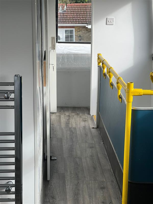 Reduced to £30,000, 2001 Double decker accommodation bus, fully equipped, MOT tested, currently in Hayes, Middlesex. - Dubbeldeksbus: afbeelding 4 Reduced to £30,000, 2001 Double decker accommodation bus, fully equipped, MOT tested, currently in Hayes, Middlesex. - Dubbeldeksbus: afbeelding 4