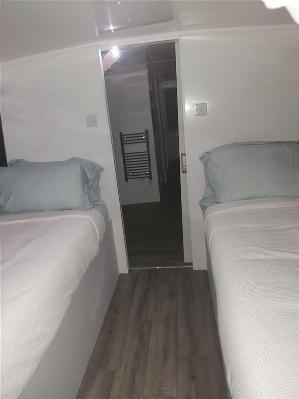 Reduced to £30,000, 2001 Double decker accommodation bus, fully equipped, MOT tested, currently in Hayes, Middlesex. - Dubbeldeksbus: afbeelding 5 Reduced to £30,000, 2001 Double decker accommodation bus, fully equipped, MOT tested, currently in Hayes, Middlesex. - Dubbeldeksbus: afbeelding 5