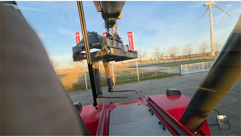 Kalmar Foldable Forks Attachment for ISO Spreaders - Aanbouwdeel voor Intern transport: afbeelding 5 Kalmar Foldable Forks Attachment for ISO Spreaders - Aanbouwdeel voor Intern transport: afbeelding 5