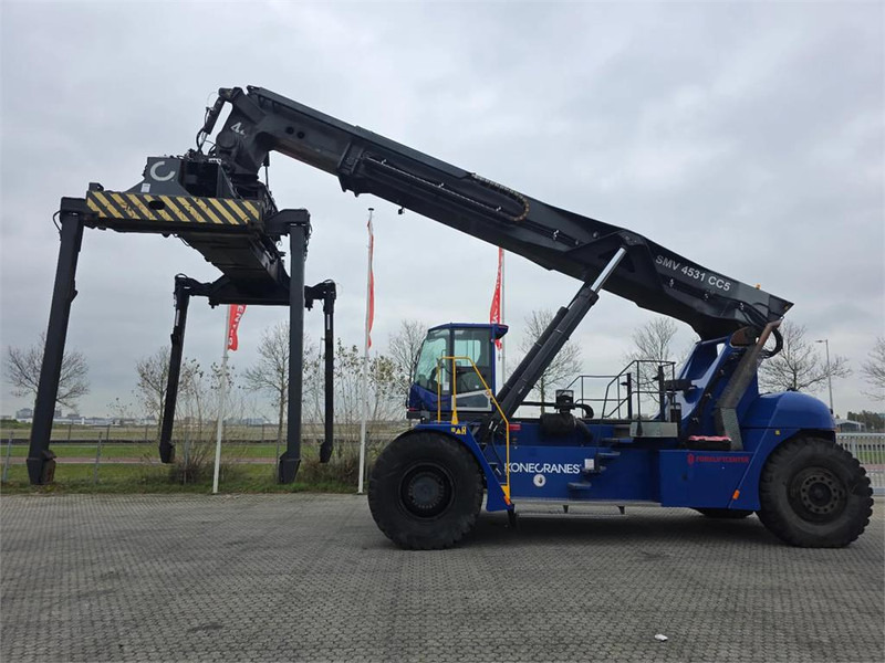 KONECRANES SMV 4531 CC5 - Reach stacker: afbeelding 2 KONECRANES SMV 4531 CC5 - Reach stacker: afbeelding 2