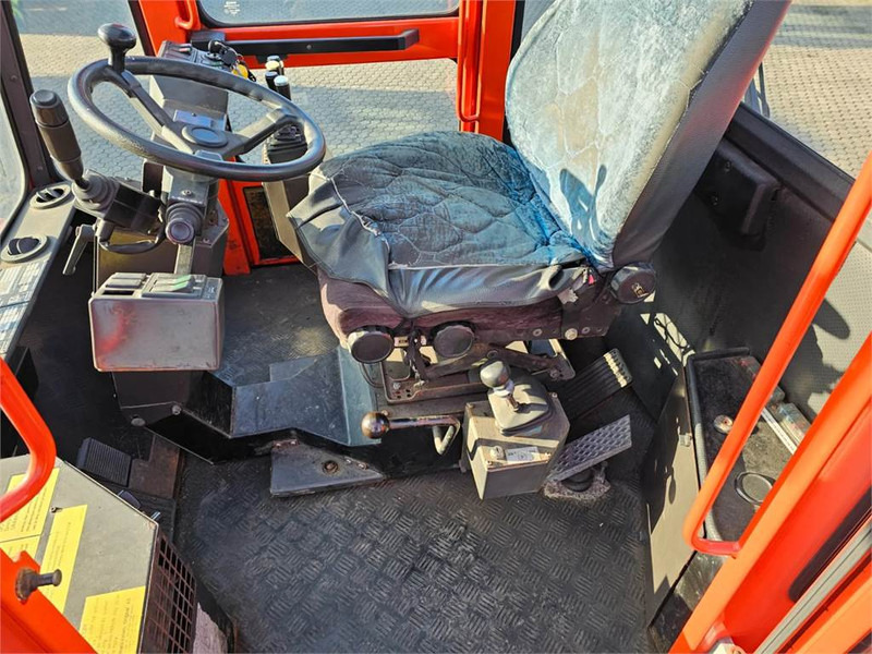 Kalmar DCB32 RoRo - Diesel heftruck: afbeelding 1 Kalmar DCB32 RoRo - Diesel heftruck: afbeelding 1