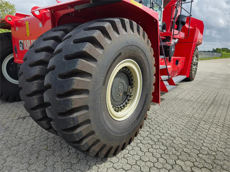 Reach stacker Kalmar DRU450-62S5: afbeelding 16 Reach stacker Kalmar DRU450-62S5: afbeelding 16