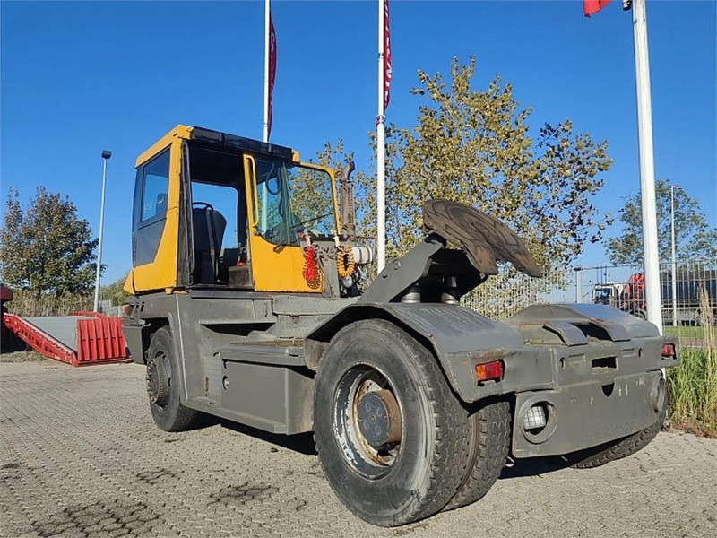 Terberg RT222 4x4 - Terminal trekker: afbeelding 5 Terberg RT222 4x4 - Terminal trekker: afbeelding 5