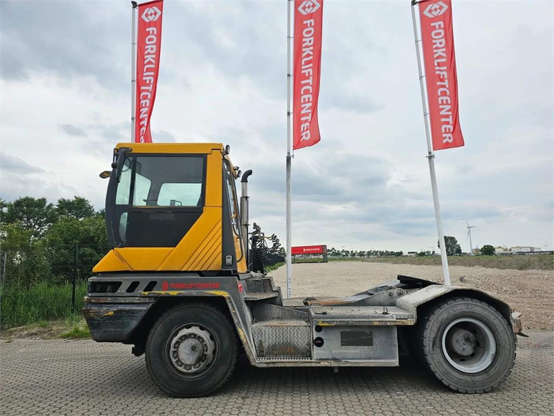 Terberg RT282 4x4 - Terminal trekker: afbeelding 4 Terberg RT282 4x4 - Terminal trekker: afbeelding 4