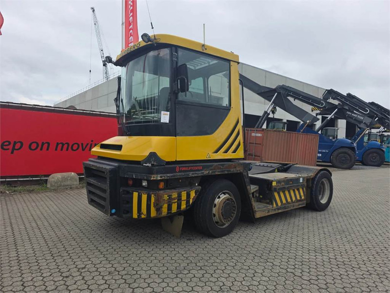 Terberg RT283 4x4 - Terminal trekker: afbeelding 2 Terberg RT283 4x4 - Terminal trekker: afbeelding 2