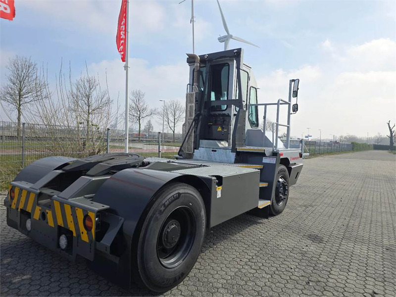 Terberg YT220 - Terminal trekker: afbeelding 5 Terberg YT220 - Terminal trekker: afbeelding 5