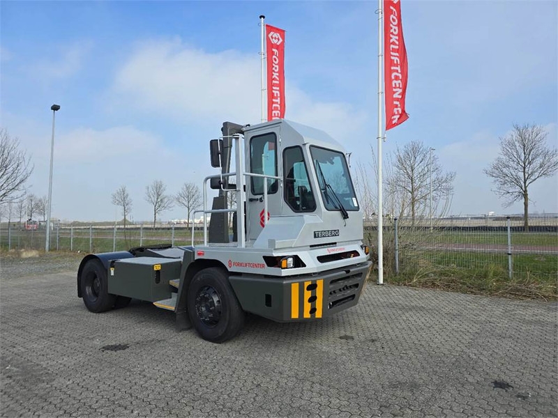 Terberg YT220 - Terminal trekker: afbeelding 2 Terberg YT220 - Terminal trekker: afbeelding 2