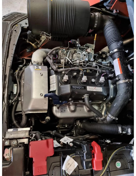 Toyota 8FD70F - Diesel heftruck: afbeelding 1 Toyota 8FD70F - Diesel heftruck: afbeelding 1