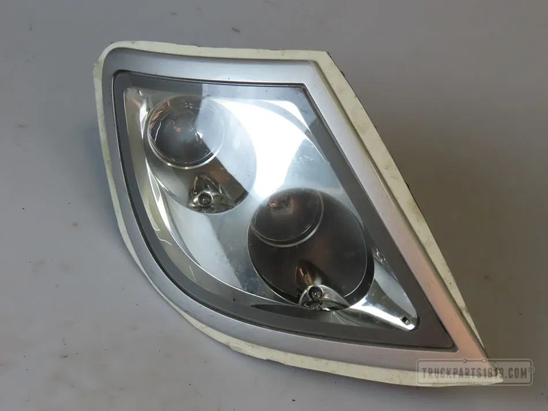 DAF 1784823 Skylight Re. DAF - Mistlamp voor Vrachtwagen: afbeelding 1 DAF 1784823 Skylight Re. DAF - Mistlamp voor Vrachtwagen: afbeelding 1