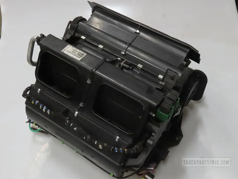 DAF 1980851 | Kachelhuis DAF XF 106 - Verwarming/ Ventilatie voor Vrachtwagen: afbeelding 2 DAF 1980851 | Kachelhuis DAF XF 106 - Verwarming/ Ventilatie voor Vrachtwagen: afbeelding 2