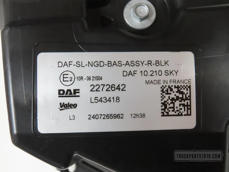 DAF 2272642 Lighting Skylight Re. XG - Lichten/ Verlichting voor Vrachtwagen: afbeelding 2 DAF 2272642 Lighting Skylight Re. XG - Lichten/ Verlichting voor Vrachtwagen: afbeelding 2