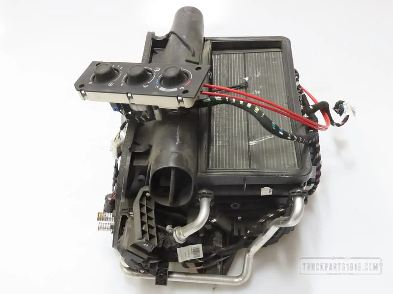 DAF Heating, Ventilation & AC Kachel unit DAF CF - Verwarming/ Ventilatie voor Vrachtwagen: afbeelding 2 DAF Heating, Ventilation & AC Kachel unit DAF CF - Verwarming/ Ventilatie voor Vrachtwagen: afbeelding 2