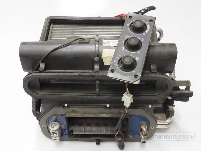 DAF Heating, Ventilation & AC Kachel unit DAF CF - Verwarming/ Ventilatie voor Vrachtwagen: afbeelding 1 DAF Heating, Ventilation & AC Kachel unit DAF CF - Verwarming/ Ventilatie voor Vrachtwagen: afbeelding 1