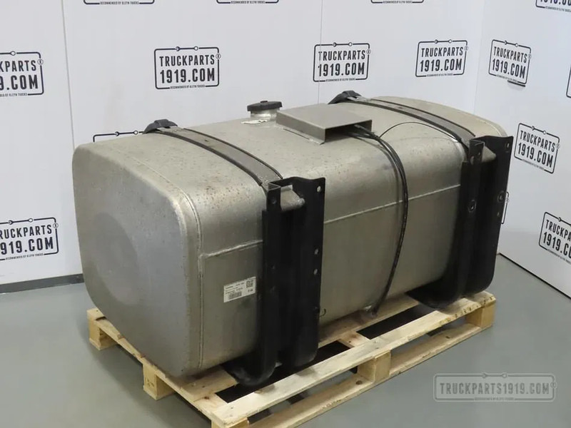 MAN 81.12201-6932 Brandstoftank + steunen 480L - Brandstoftank voor Vrachtwagen: afbeelding 2 MAN 81.12201-6932 Brandstoftank + steunen 480L - Brandstoftank voor Vrachtwagen: afbeelding 2