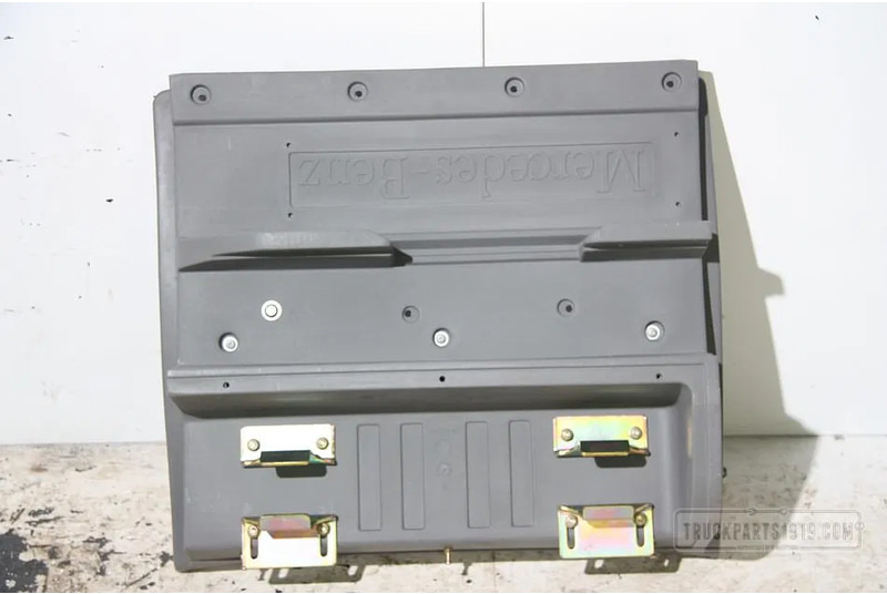Mercedes-Benz A9415200320 Spatscherm - Carrosserie en exterieur voor Vrachtwagen: afbeelding 1 Mercedes-Benz A9415200320 Spatscherm - Carrosserie en exterieur voor Vrachtwagen: afbeelding 1