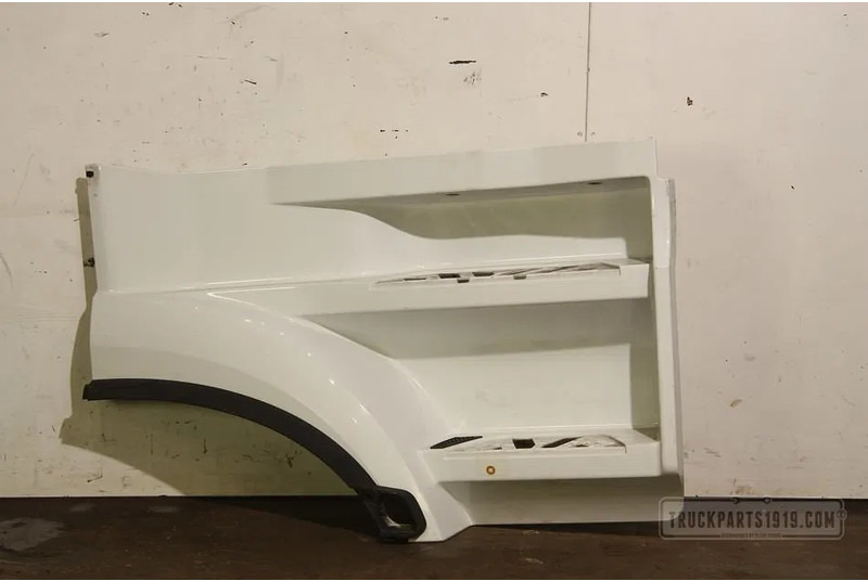 Mercedes-Benz Body & Chassis Parts Instapbak Re MB MP4 - Treeplank voor Vrachtwagen: afbeelding 1 Mercedes-Benz Body & Chassis Parts Instapbak Re MB MP4 - Treeplank voor Vrachtwagen: afbeelding 1