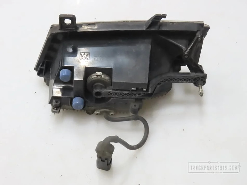 Scania 2552715 Mistlamp Re. - Mistlamp voor Vrachtwagen: afbeelding 2 Scania 2552715 Mistlamp Re. - Mistlamp voor Vrachtwagen: afbeelding 2