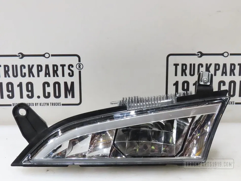 Scania 2948553 grille - Mistlamp voor Vrachtwagen: afbeelding 1 Scania 2948553 grille - Mistlamp voor Vrachtwagen: afbeelding 1