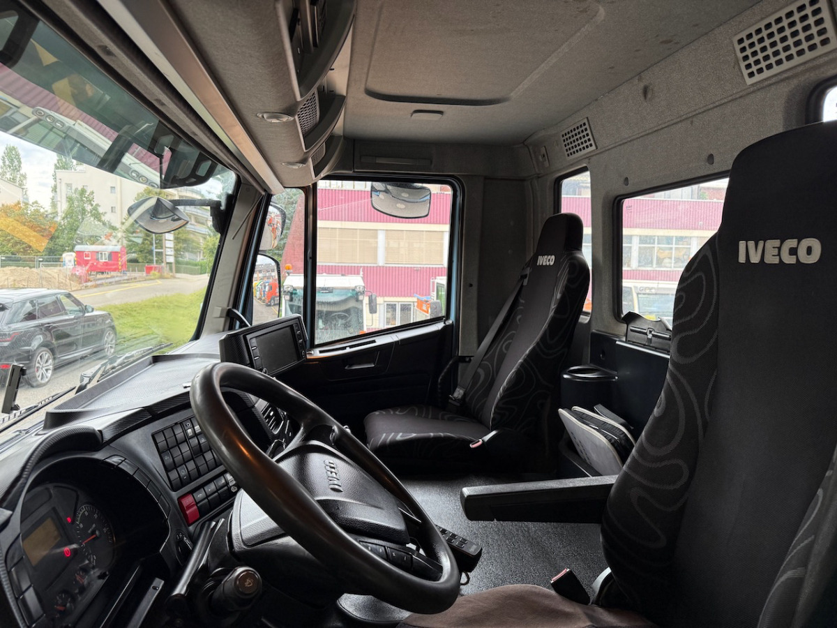 IVECO 340T45 Trakker 8x4 - Haakarmsysteem vrachtwagen: afbeelding 4 IVECO 340T45 Trakker 8x4 - Haakarmsysteem vrachtwagen: afbeelding 4