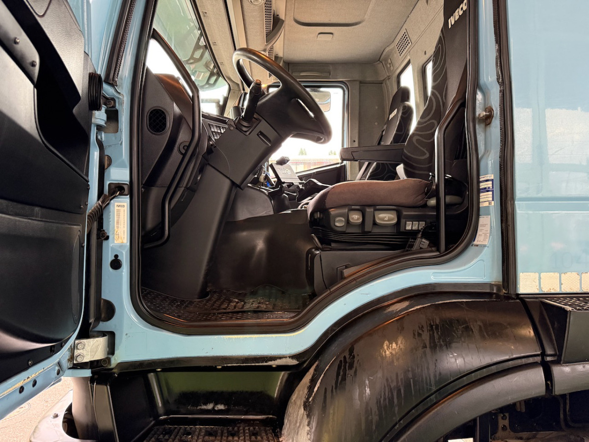 IVECO 340T45 Trakker 8x4 - Haakarmsysteem vrachtwagen: afbeelding 5 IVECO 340T45 Trakker 8x4 - Haakarmsysteem vrachtwagen: afbeelding 5