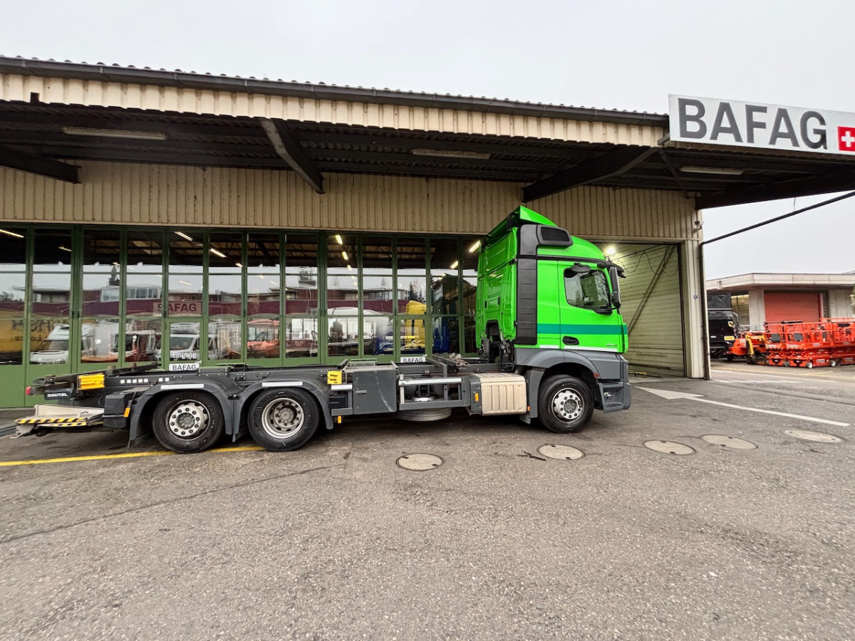 MERCEDES Actros 2543 6x2 - Containertransporter/ Wissellaadbak vrachtwagen: afbeelding 2 MERCEDES Actros 2543 6x2 - Containertransporter/ Wissellaadbak vrachtwagen: afbeelding 2