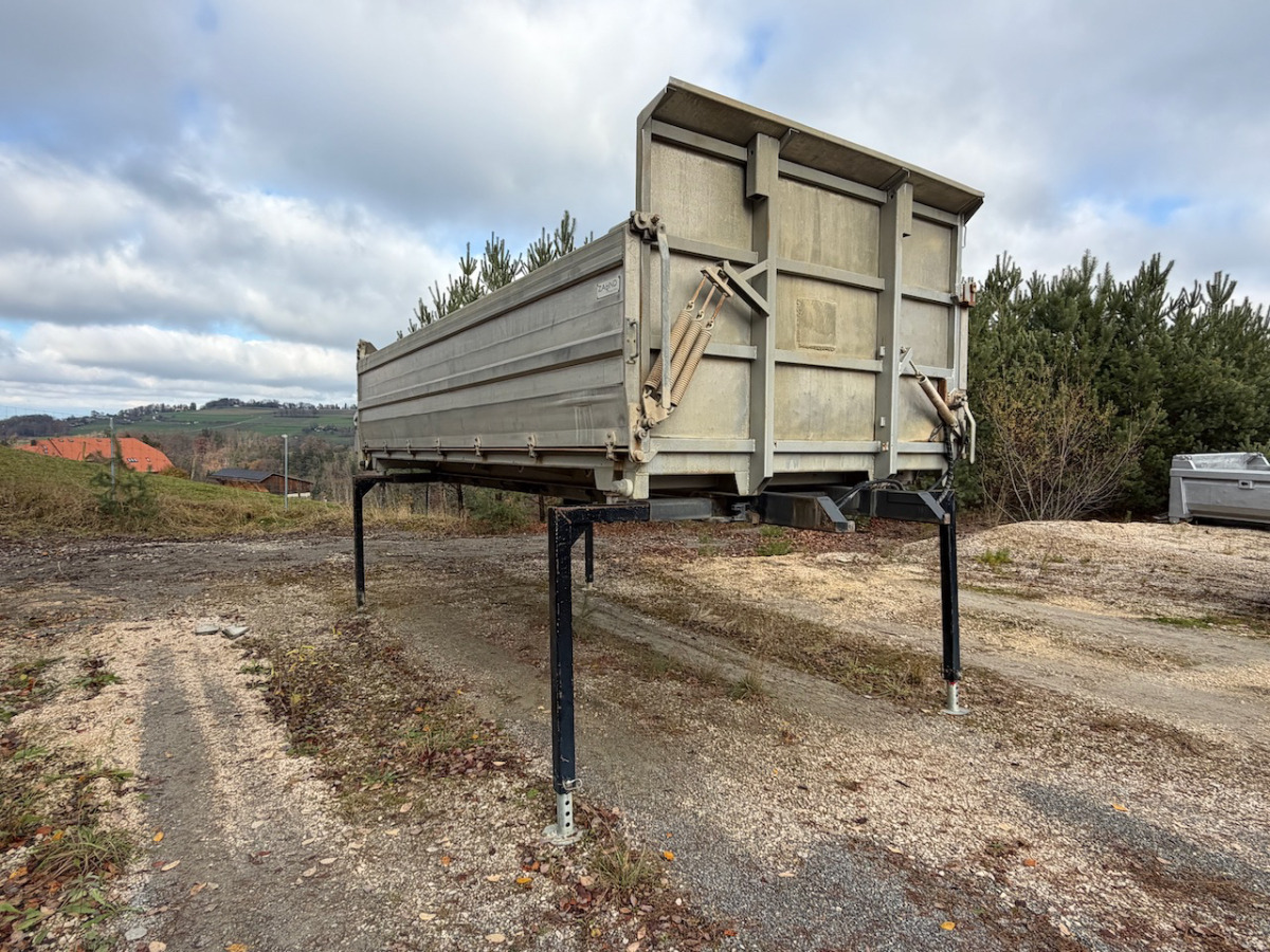 RENAULT C520 8x4 Wechselsystem Siloki + Kipper - Kipper vrachtwagen: afbeelding 3 RENAULT C520 8x4 Wechselsystem Siloki + Kipper - Kipper vrachtwagen: afbeelding 3