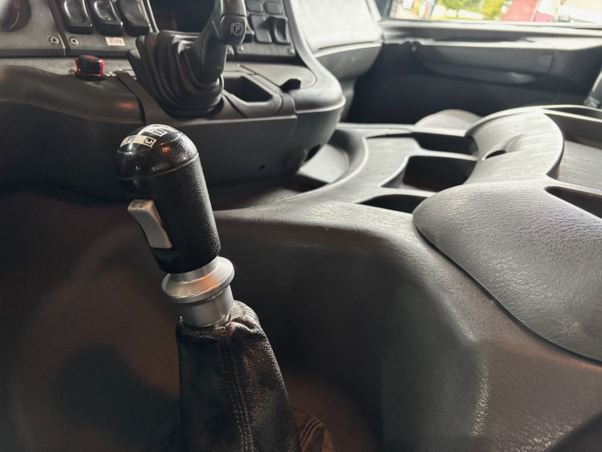 SCANIA P124CB8x4 - Betonmixer: afbeelding 5 SCANIA P124CB8x4 - Betonmixer: afbeelding 5