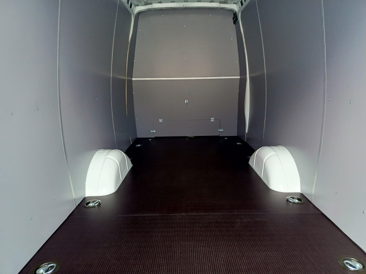 IVECO Daily 35 180 7-Sitzer - Personenvervoer, Bestelwagen met dubbele cabine: afbeelding 3 IVECO Daily 35 180 7-Sitzer - Personenvervoer, Bestelwagen met dubbele cabine: afbeelding 3