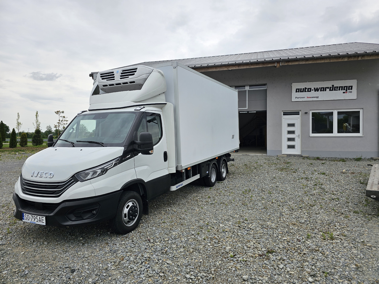 IVECO Daily BE-Truck 35S18H A8 180 PS Kühlkoffer 7.000kg Gesamtgewicht - Koelwagen vrachtwagen: afbeelding 1 IVECO Daily BE-Truck 35S18H A8 180 PS Kühlkoffer 7.000kg Gesamtgewicht - Koelwagen vrachtwagen: afbeelding 1