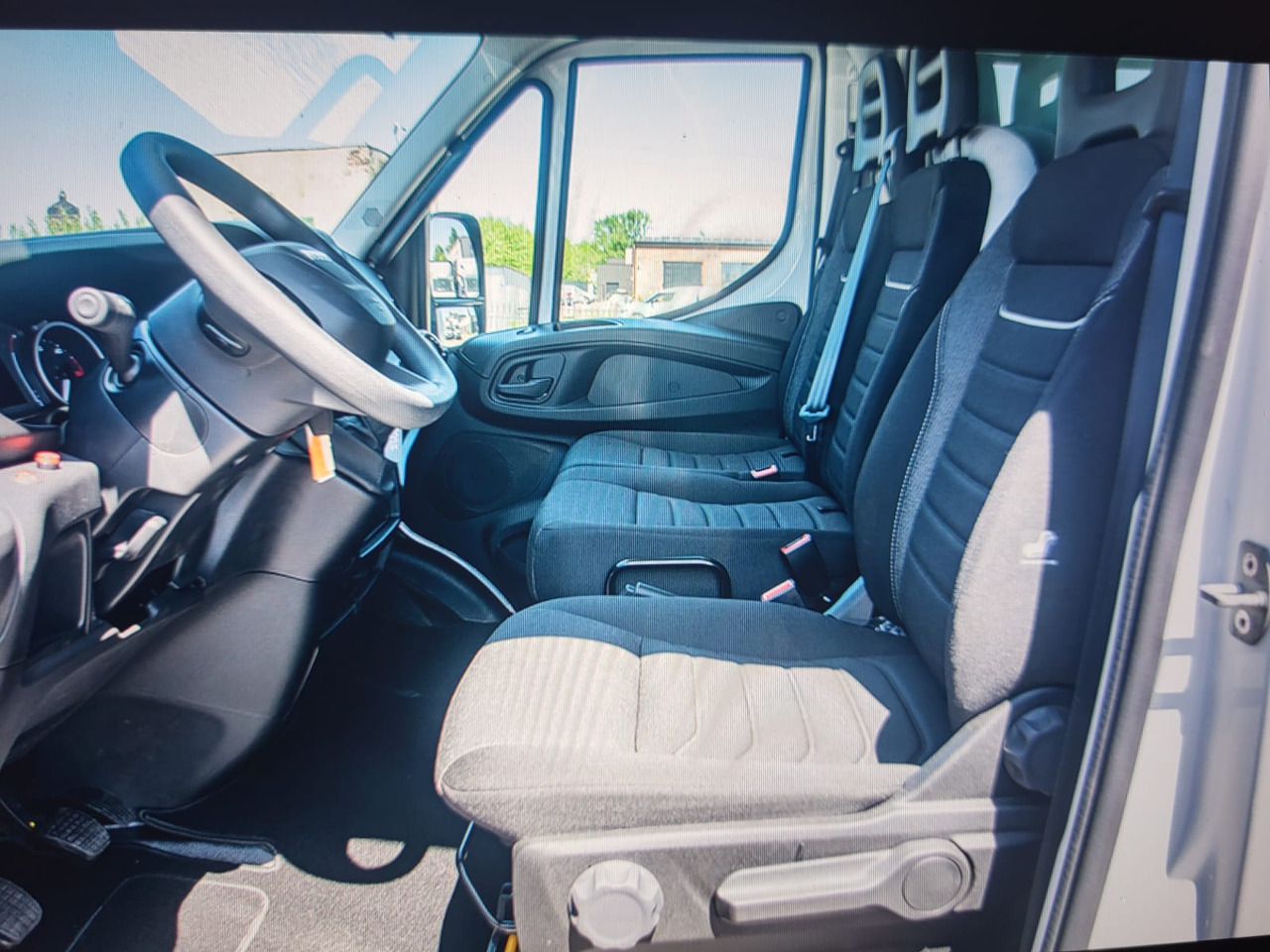 Iveco Daily 70 C18 Pritsche-Plane BÃR - Schuifzeilen bestelwagen: afbeelding 4 Iveco Daily 70 C18 Pritsche-Plane BÃR - Schuifzeilen bestelwagen: afbeelding 4
