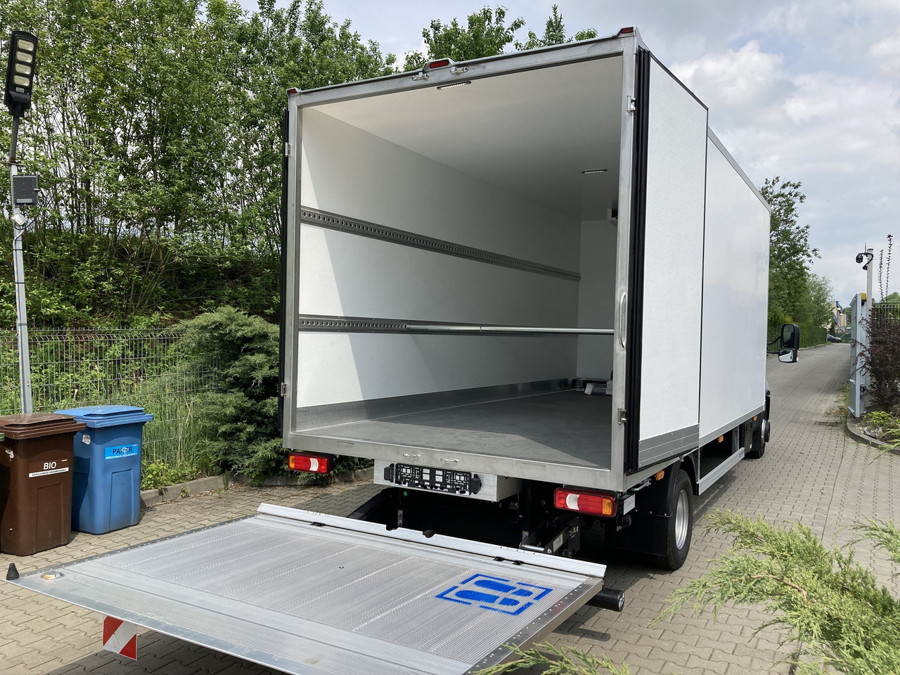 Iveco Daily 70C18 Kühlkoffer LBW BÃR - Koelwagen: afbeelding 2 Iveco Daily 70C18 Kühlkoffer LBW BÃR - Koelwagen: afbeelding 2