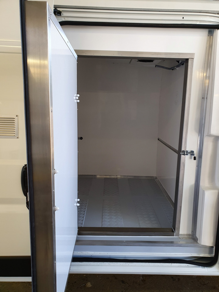 Renault Master L3H2 Tiefkühlkasten -18°C - Koelwagen: afbeelding 5 Renault Master L3H2 Tiefkühlkasten -18°C - Koelwagen: afbeelding 5