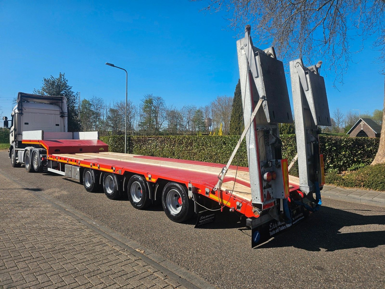 Hangler SVS-H 580 Semie Tieflader Mit Rampen - Dieplader oplegger: afbeelding 2 Hangler SVS-H 580 Semie Tieflader Mit Rampen - Dieplader oplegger: afbeelding 2