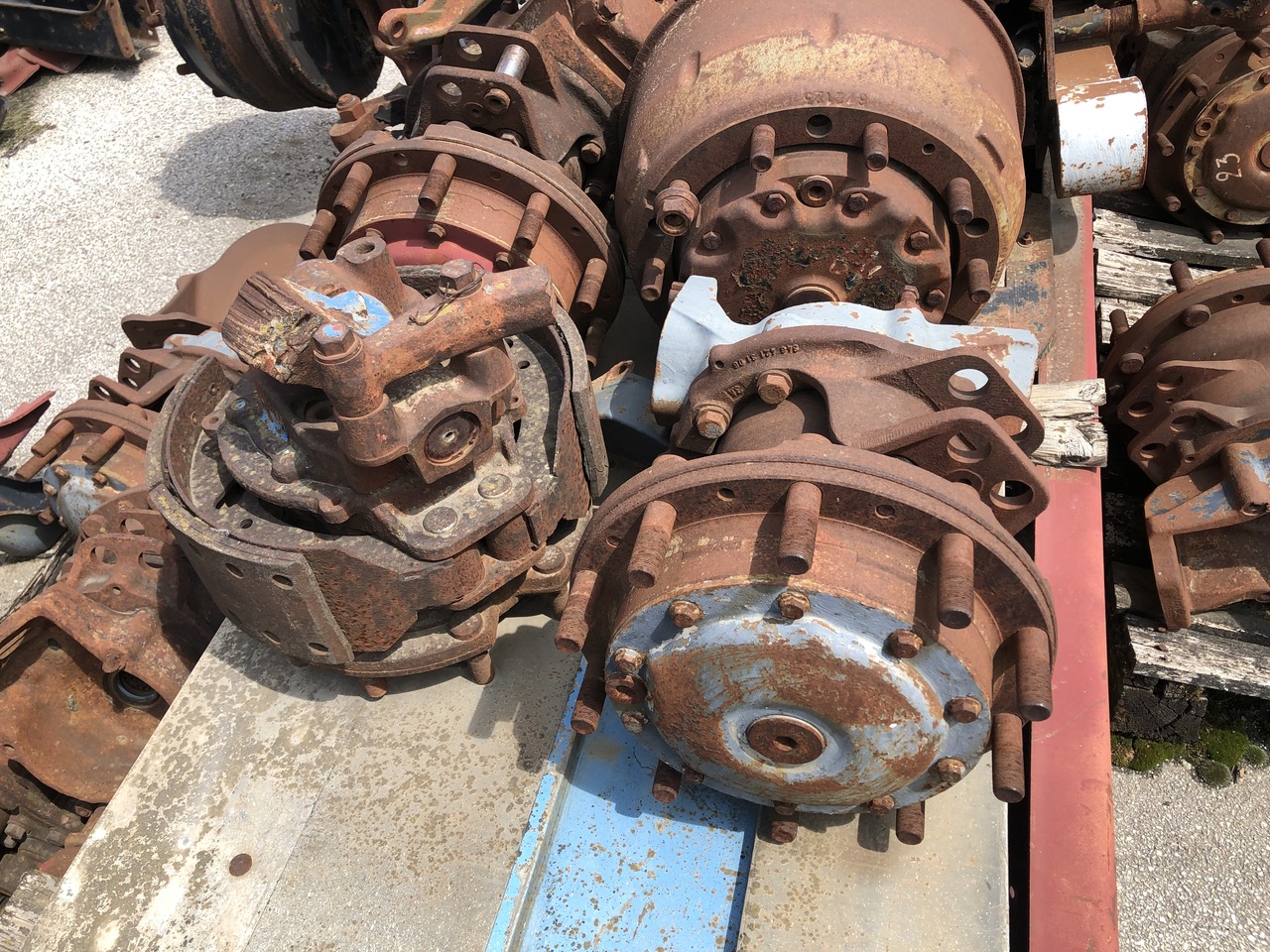 BELL HUB MERCEDES 1735 4X4 - Naaf voor Vrachtwagen: afbeelding 3 BELL HUB MERCEDES 1735 4X4 - Naaf voor Vrachtwagen: afbeelding 3