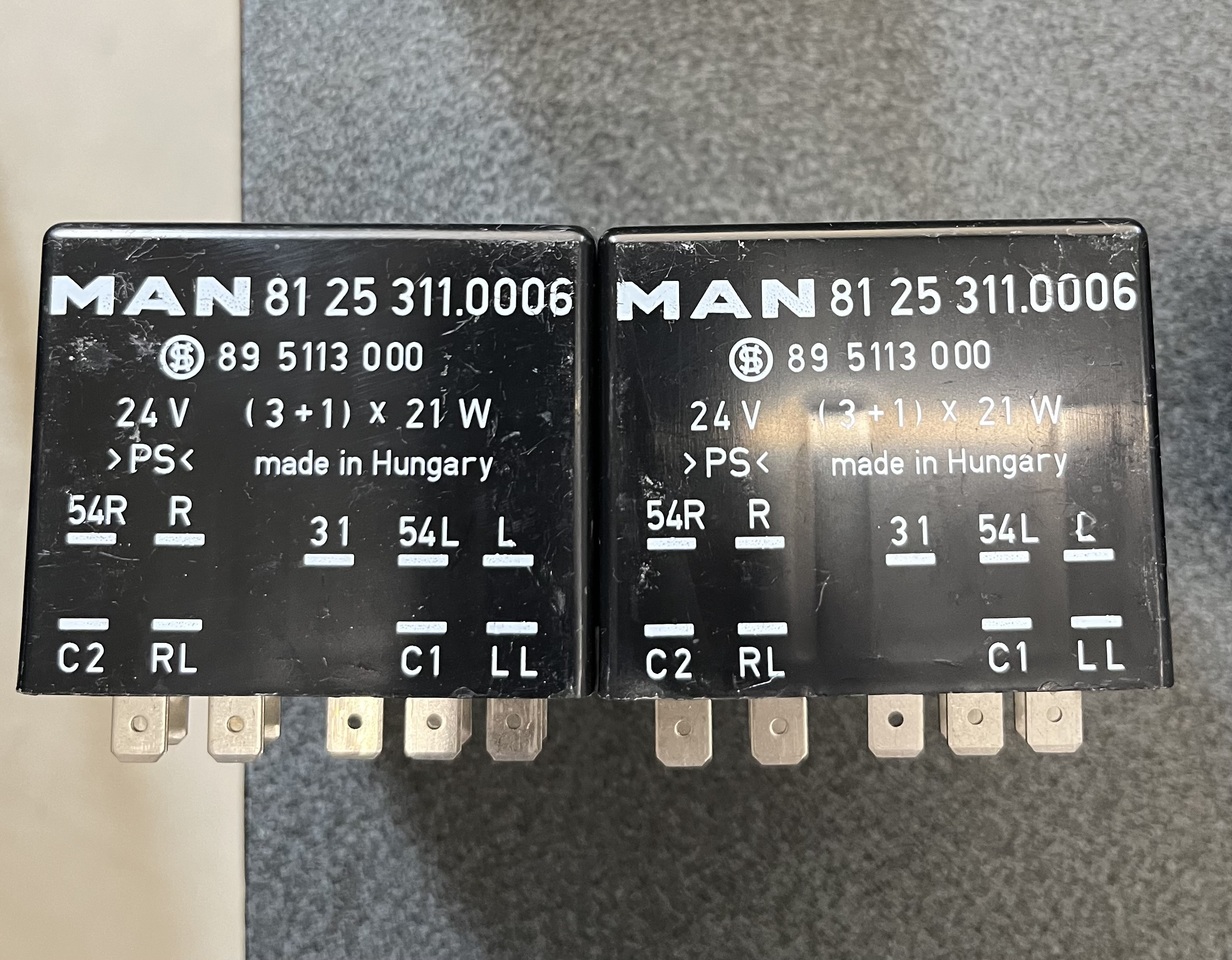 FLASHING-WIPING PULSE UNIT MAN F90,F2000 - Elektrisch systeem voor Vrachtwagen: afbeelding 5 FLASHING-WIPING PULSE UNIT MAN F90,F2000 - Elektrisch systeem voor Vrachtwagen: afbeelding 5
