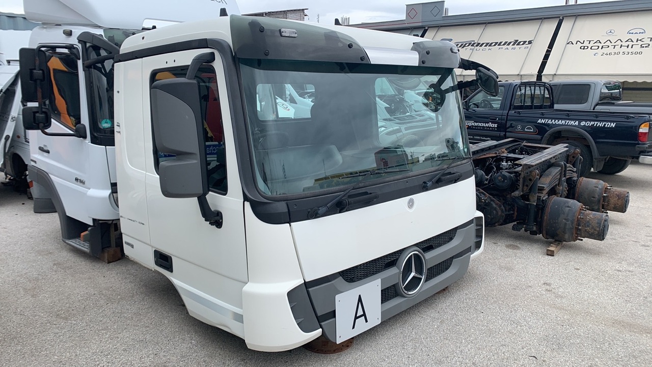 MEDIUM CAB ACTROS MP3 RHD - Cabine en interieur voor Vrachtwagen: afbeelding 3 MEDIUM CAB ACTROS MP3 RHD - Cabine en interieur voor Vrachtwagen: afbeelding 3