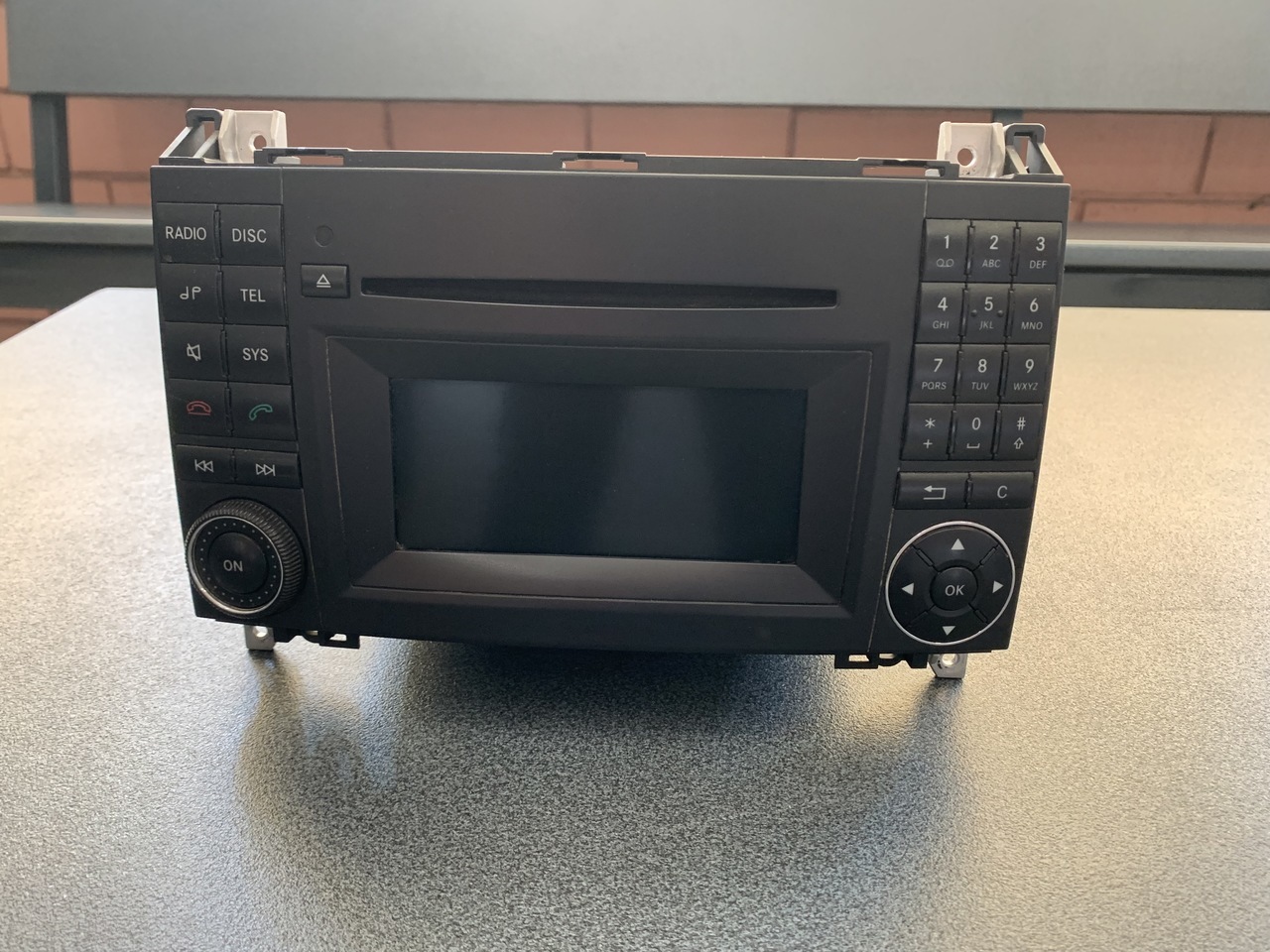 RADIO CD MERCEDES SPRINTER 906 MF2830 - Navigatiesysteem voor Bestelwagen: afbeelding 1 RADIO CD MERCEDES SPRINTER 906 MF2830 - Navigatiesysteem voor Bestelwagen: afbeelding 1